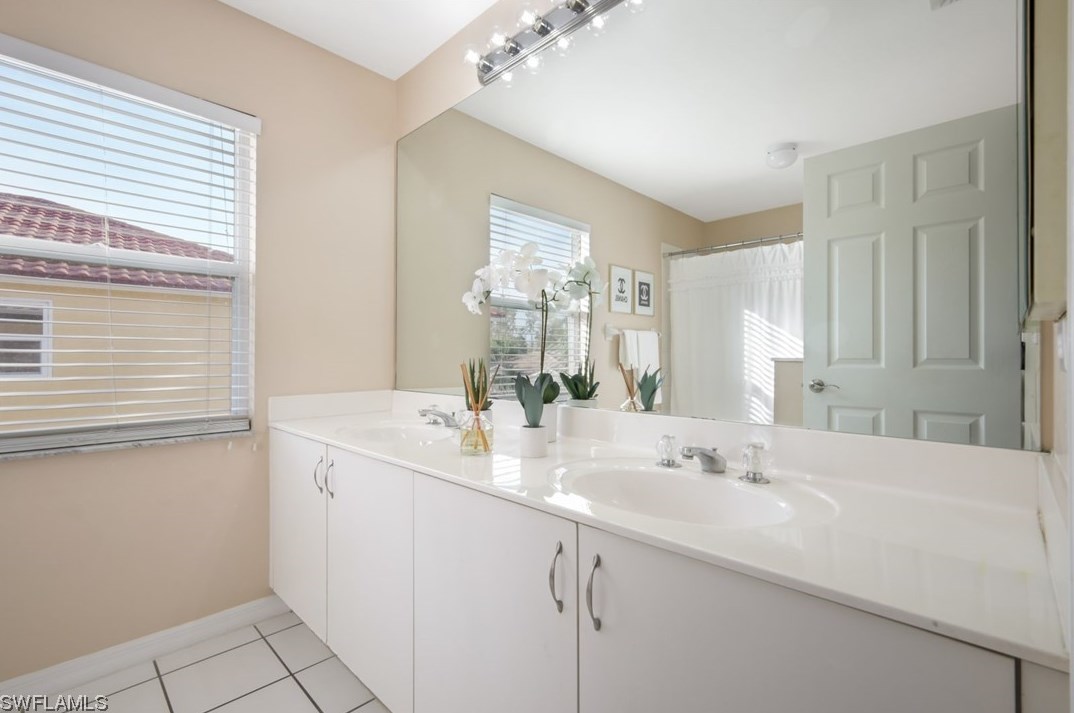 7755 Cameron Cir, Fort Myers FL  33912-5667 exterior