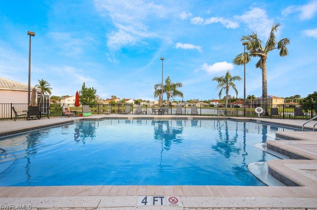 7755 Cameron Cir, Fort Myers FL  33912-5667 exterior