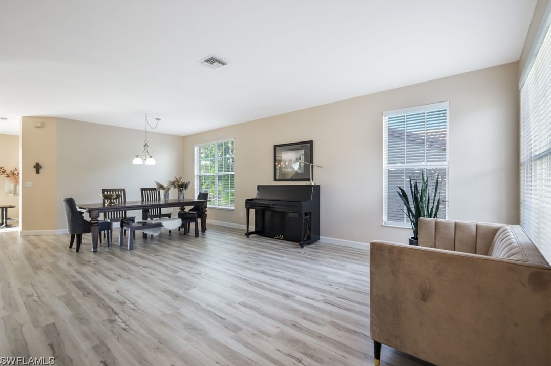 7755 Cameron Cir, Fort Myers FL  33912-5667 exterior