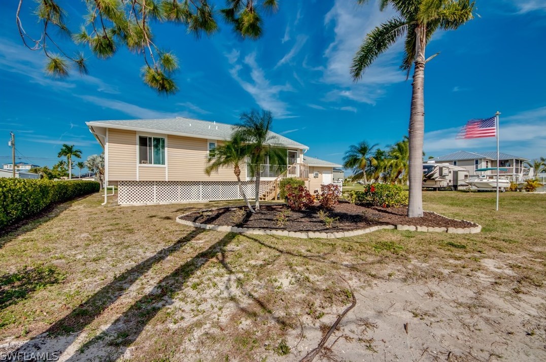 3289 8 Ave, Saint James City FL  33956-2130 exterior