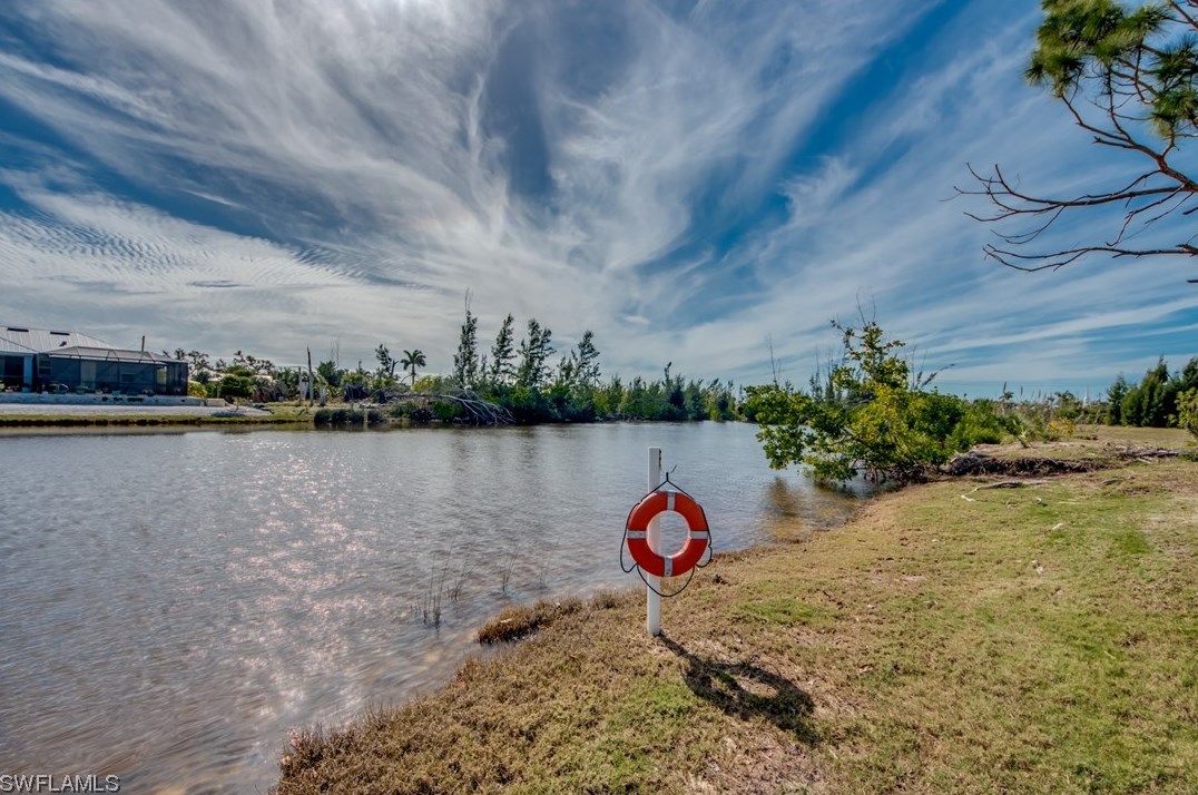 3289 8 Ave, Saint James City FL  33956-2130 exterior