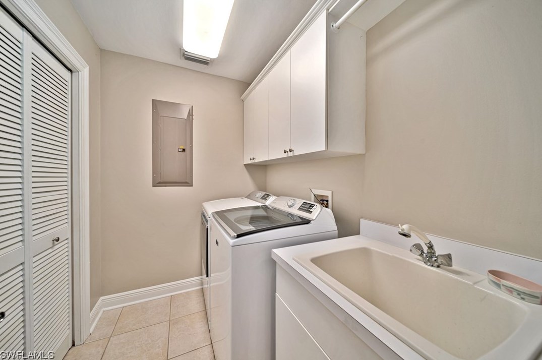 4428 Waters Edge Ln, Sanibel FL  33957-2805 exterior