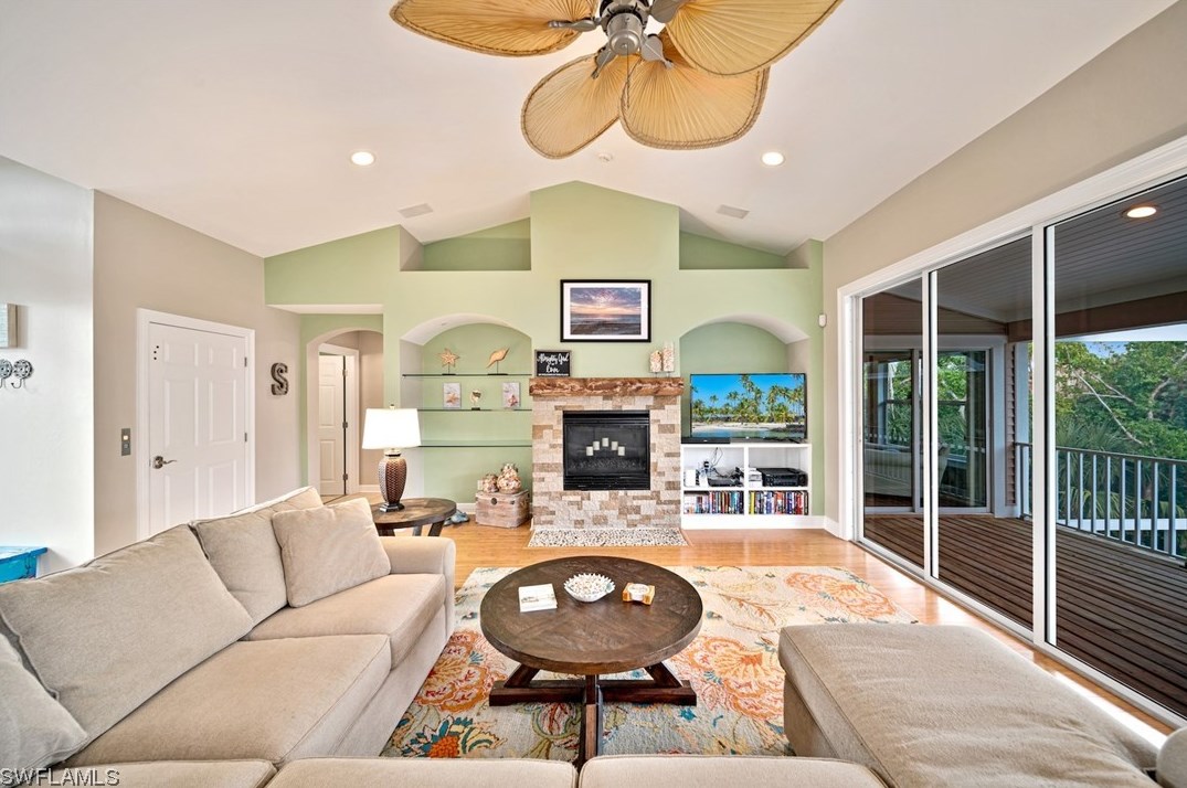 4428 Waters Edge Ln, Sanibel FL  33957-2805 exterior