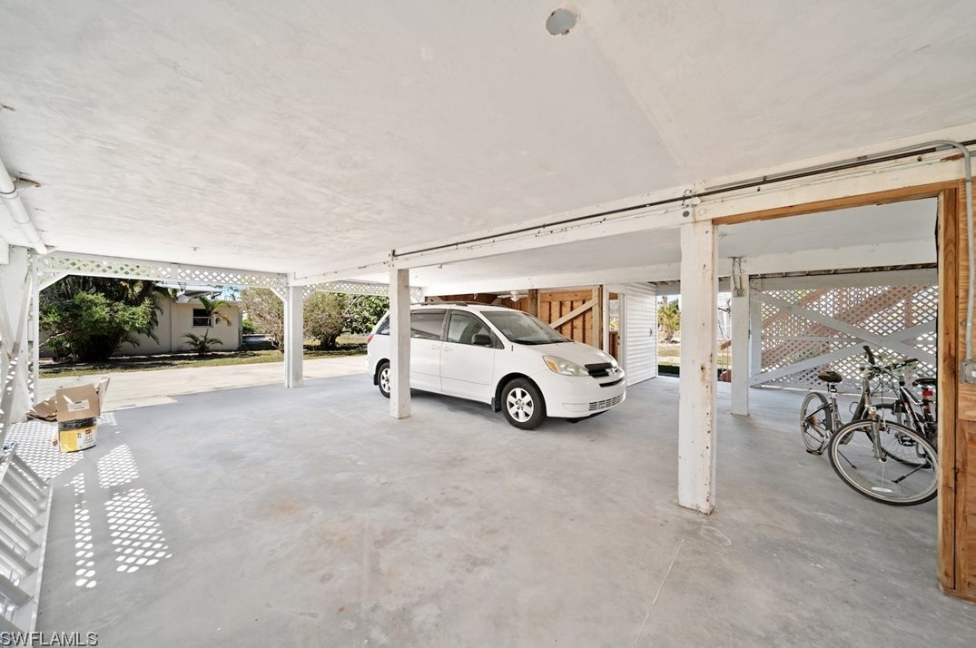 220 Palm Lk Dr, Sanibel FL 33957-5601 exterior