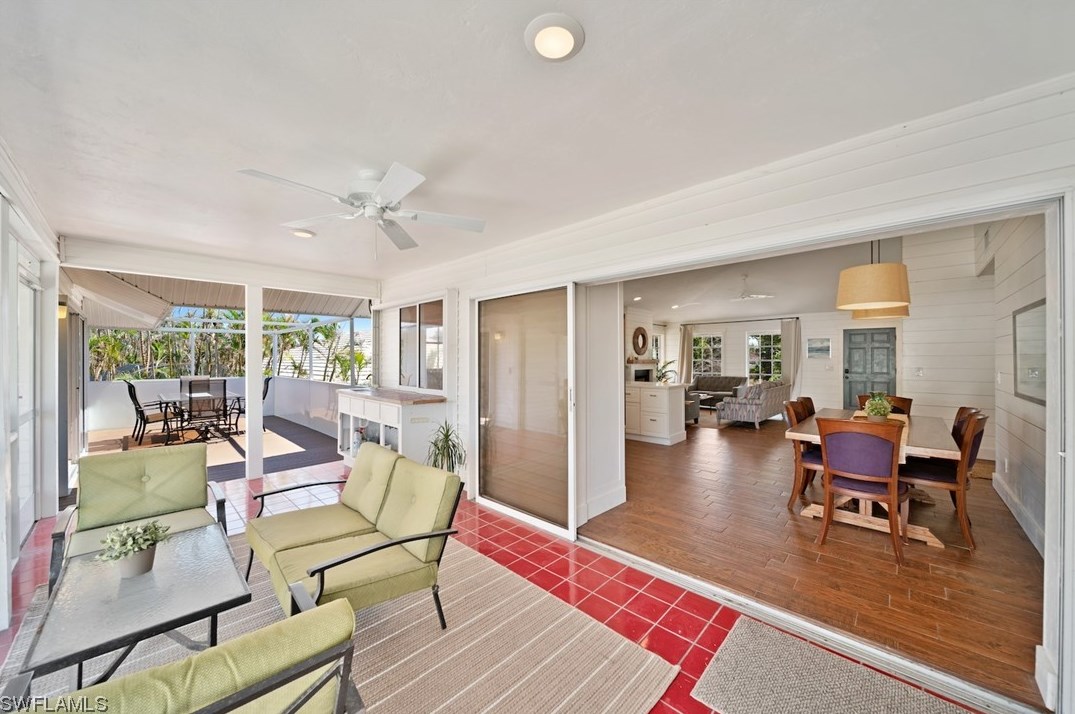 220 Palm Lk Dr, Sanibel FL 33957-5601 exterior