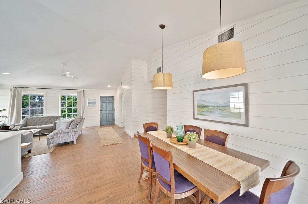 220 Palm Lk Dr, Sanibel FL 33957-5601 exterior