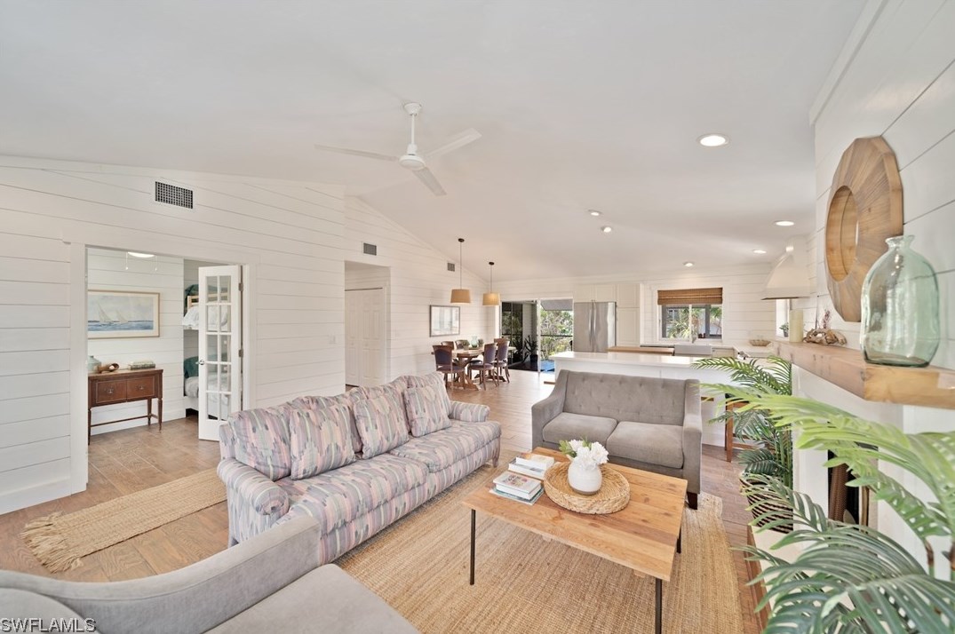 220 Palm Lk Dr, Sanibel FL 33957-5601 exterior