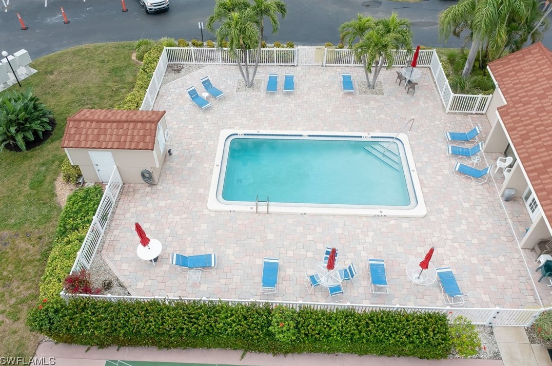 9627 Eaton Gardens Ln, Fort Myers FL  33919-8401 exterior