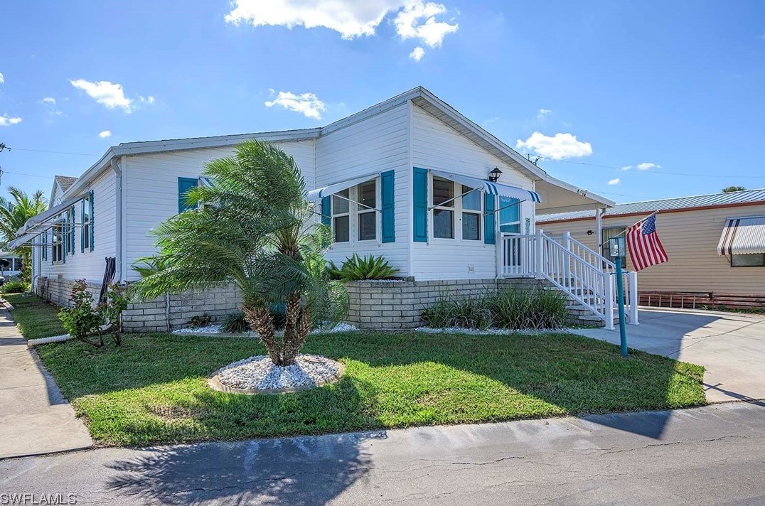 114 Conestoga Trl, Fort Myers FL 33917-3051 exterior