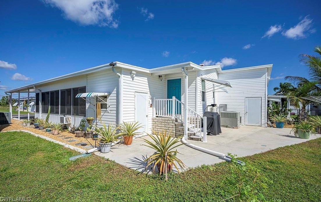 114 Conestoga Trl, Fort Myers FL 33917-3051 exterior