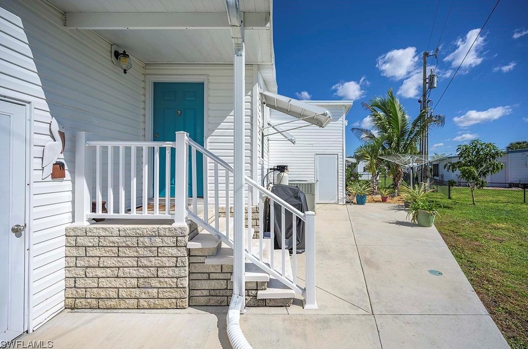 114 Conestoga Trl, Fort Myers FL 33917-3051 exterior