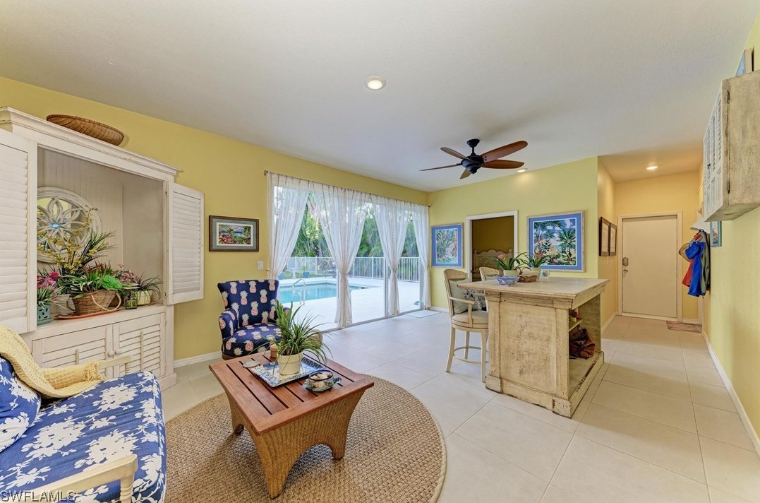 825 Retta Esplanade, Punta Gorda FL 33950-0036 exterior