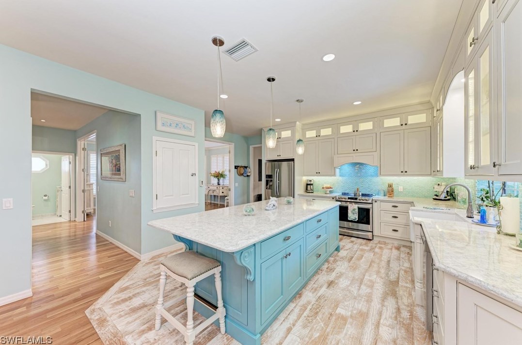 825 Retta Esplanade, Punta Gorda FL 33950-0036 exterior