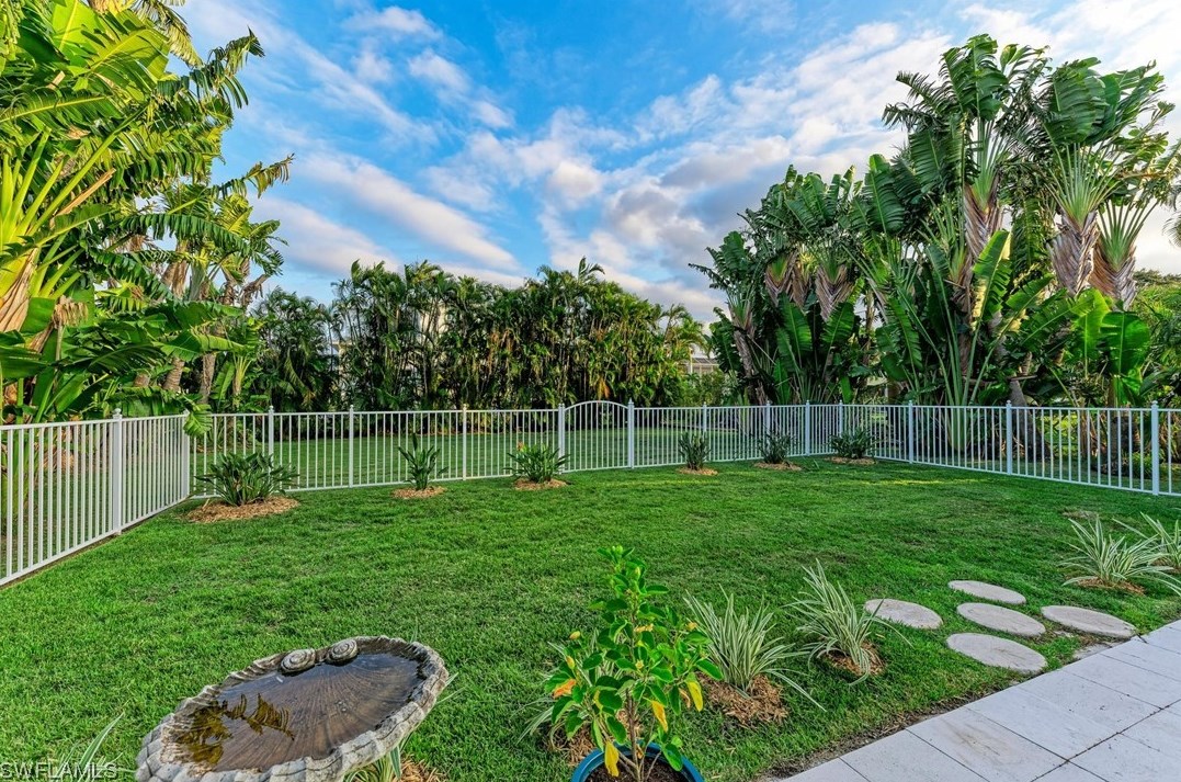 825 Retta Esplanade, Punta Gorda FL 33950-0036 exterior