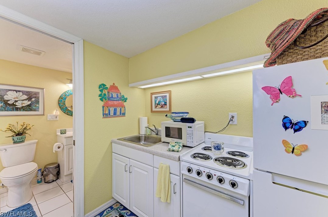 825 Retta Esplanade, Punta Gorda FL 33950-0036 exterior