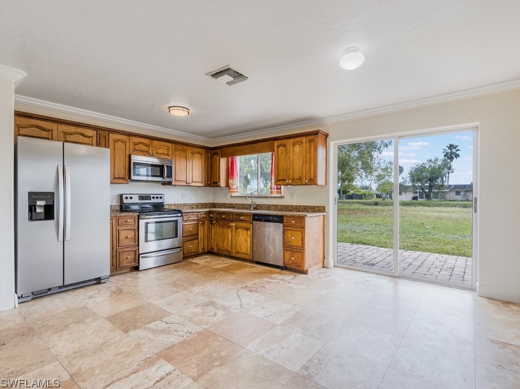 1708 Ridgecrest St, Lehigh Acres FL  33936-5843 exterior