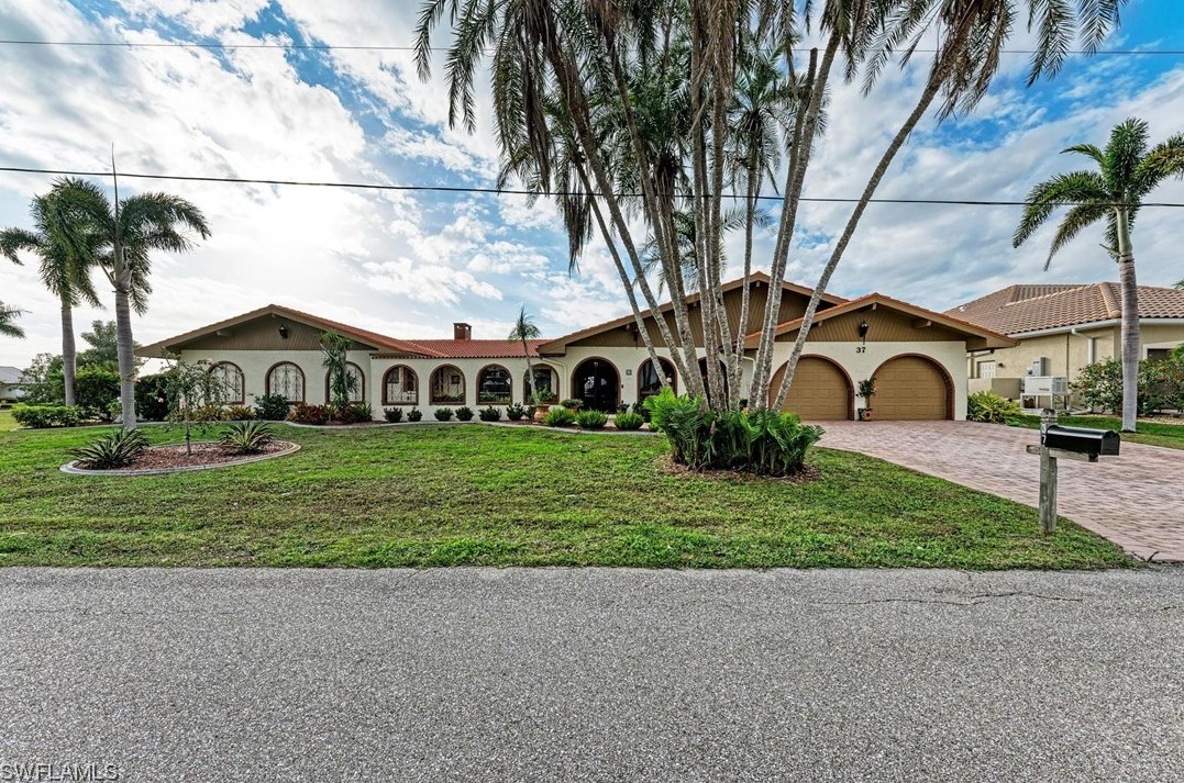 37 Hibiscus Dr, Punta Gorda FL 33950-5076 exterior