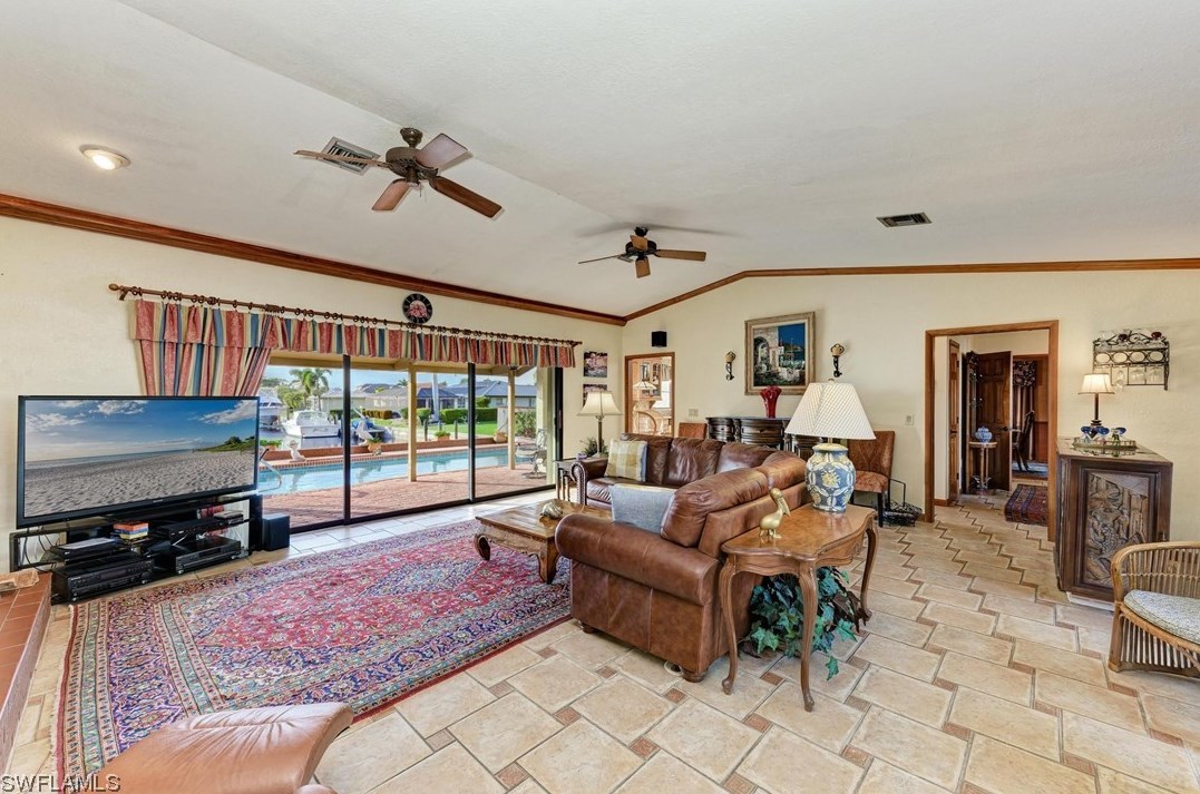 37 Hibiscus Dr, Punta Gorda FL 33950-5076 exterior