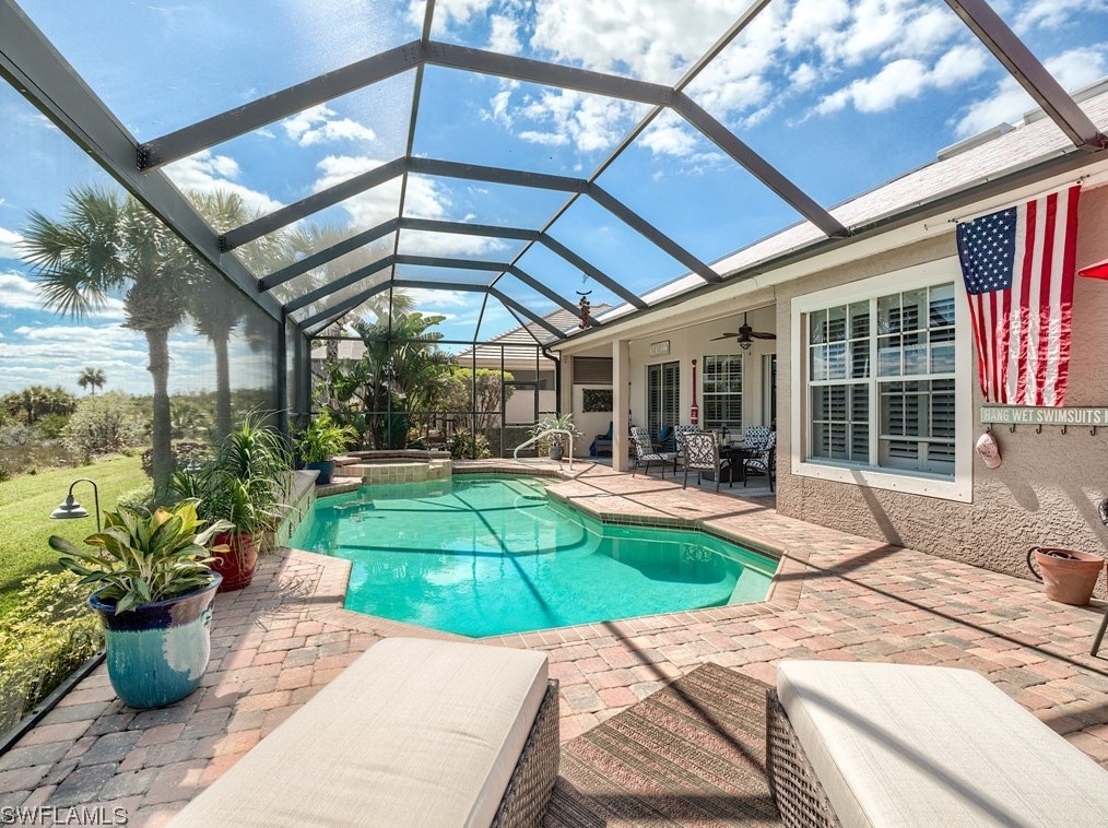 8802 New Castle Dr, Fort Myers FL 33908-5658 exterior