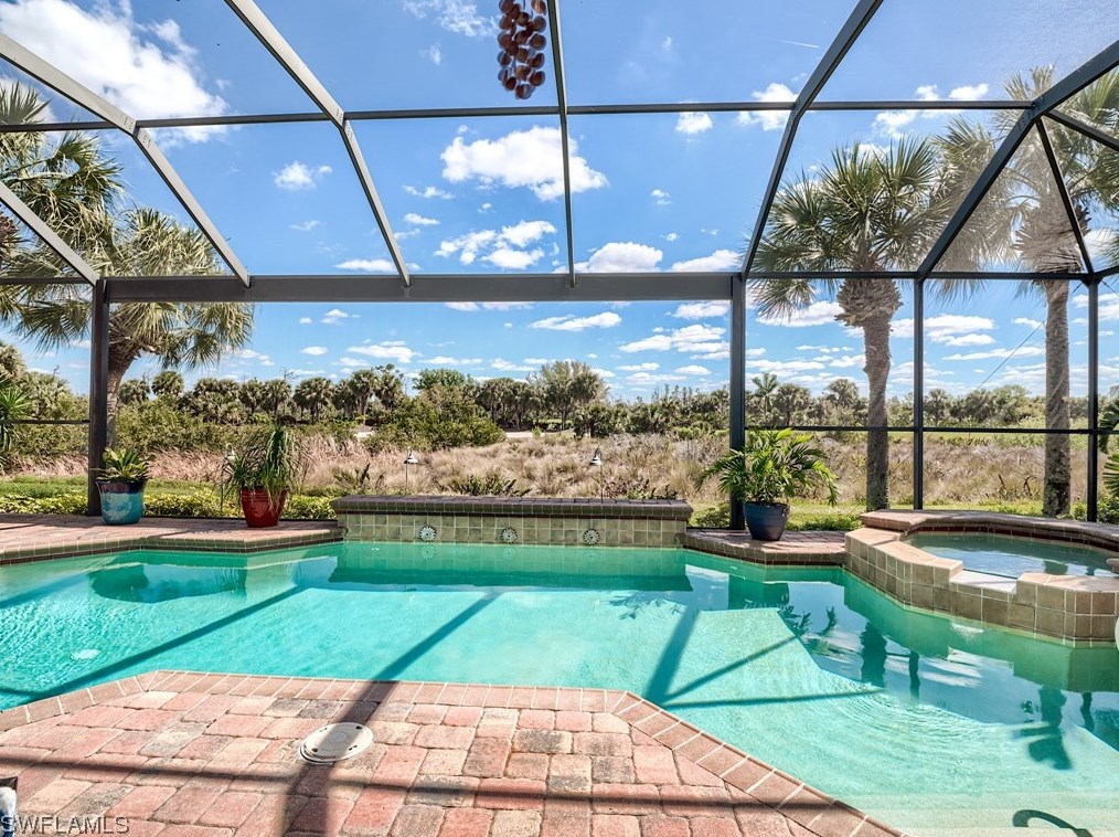 8802 New Castle Dr, Fort Myers FL 33908-5658 exterior