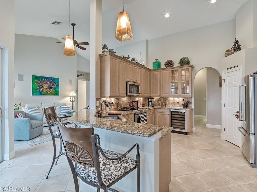 8802 New Castle Dr, Fort Myers FL 33908-5658 exterior