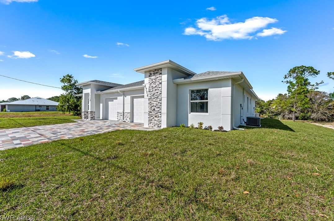 4716 Douglas Ln, Lehigh Acres FL  33973-2024 exterior