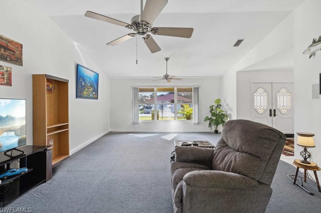 207 Lincoln Ave, Lehigh Acres FL  33936-1454 exterior