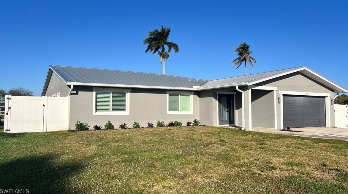 2195 Havana Ave, Fort Myers FL  33905-4825 exterior