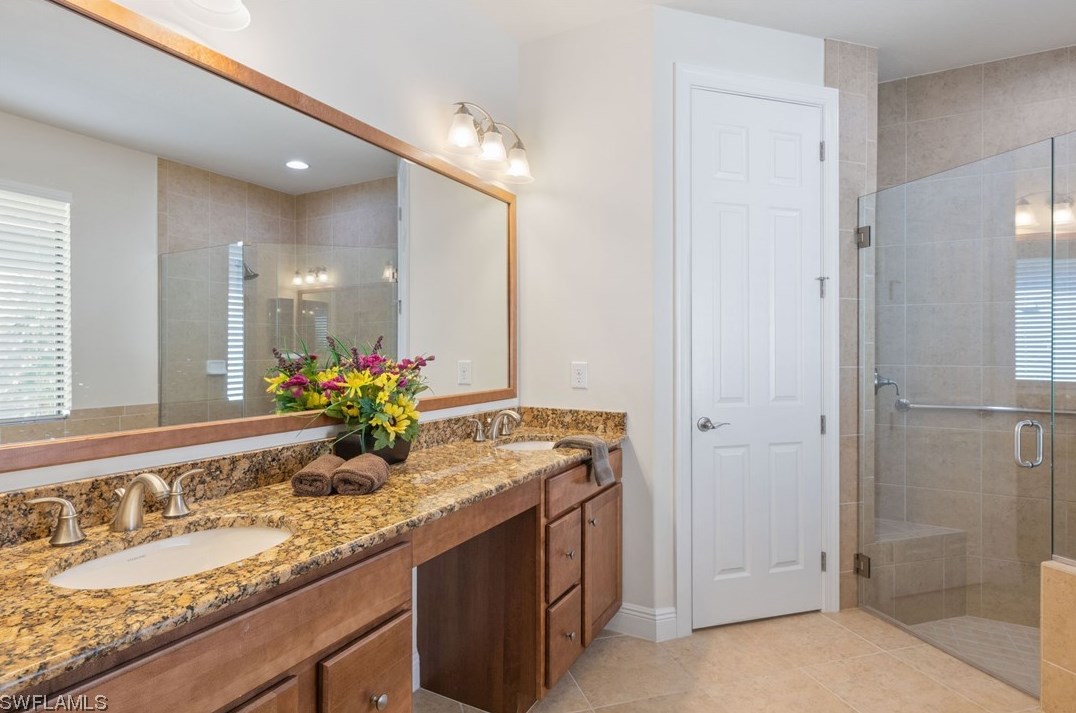 9933 Alhambra Ln, Bonita Springs FL  34135-0028 exterior