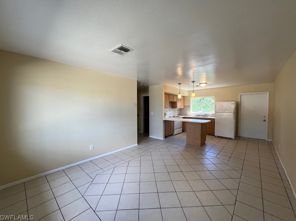 4409 Douglas Ln, Lehigh Acres FL  33973-2028 exterior