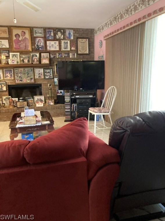 807 Roosevelt Ave, Lehigh Acres FL 33936-0924 exterior