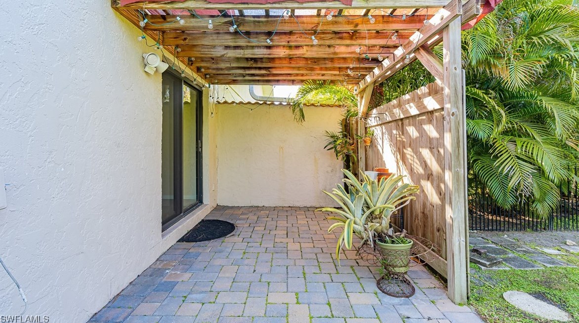 11258 Ln Coruna Ln, Bonita Springs FL  34135 exterior