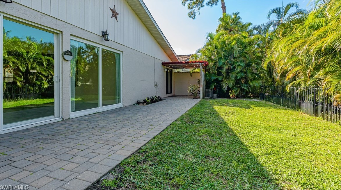 11258 Ln Coruna Ln, Bonita Springs FL  34135 exterior