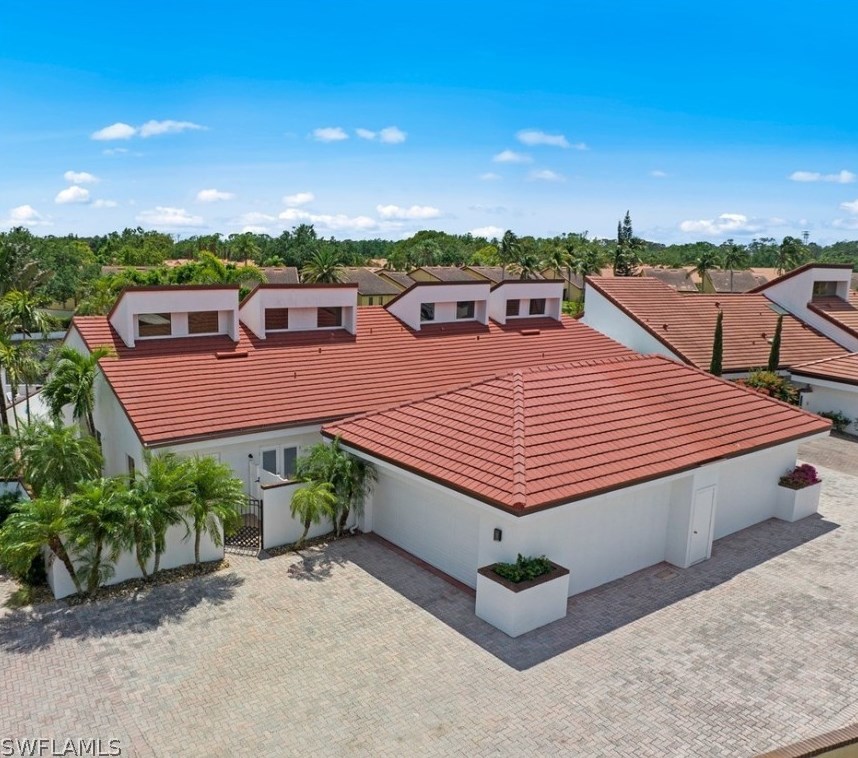 5470 Harbour Castle Dr, Fort Myers FL 33907-7846 exterior