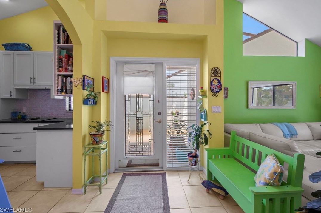 5470 Harbour Castle Dr, Fort Myers FL 33907-7846 exterior