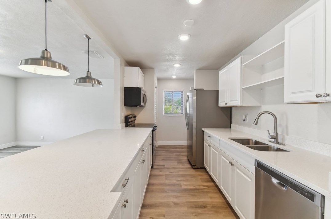 6659 Fiesta Way, Fort Myers FL  33919-6330 exterior