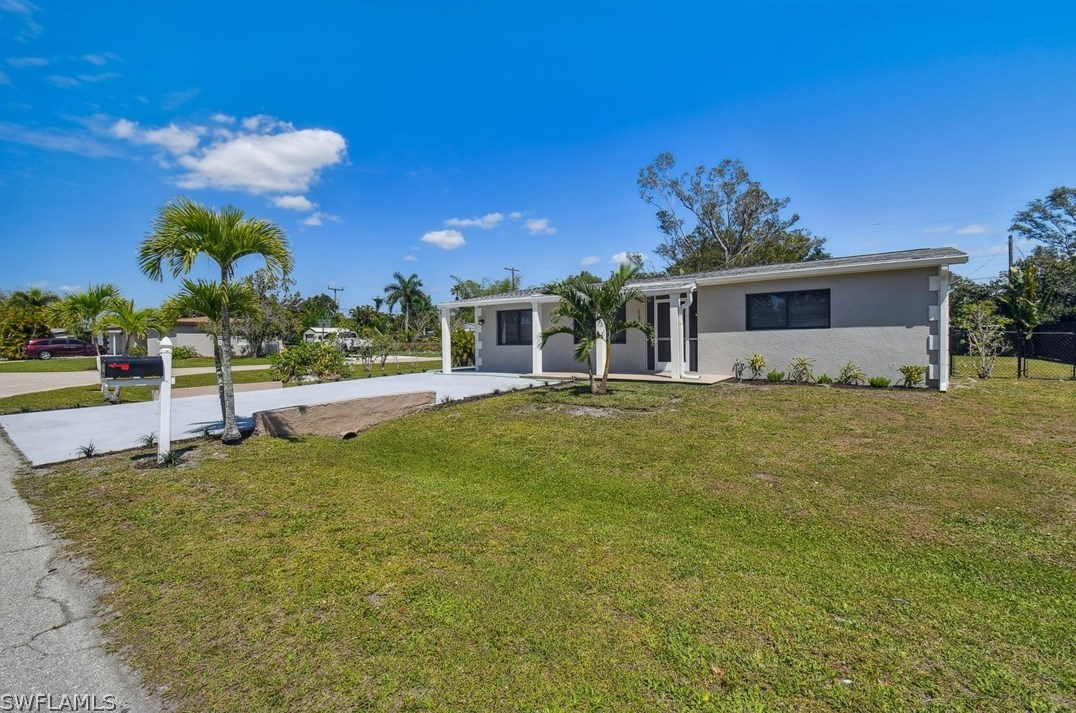 6659 Fiesta Way, Fort Myers FL  33919-6330 exterior