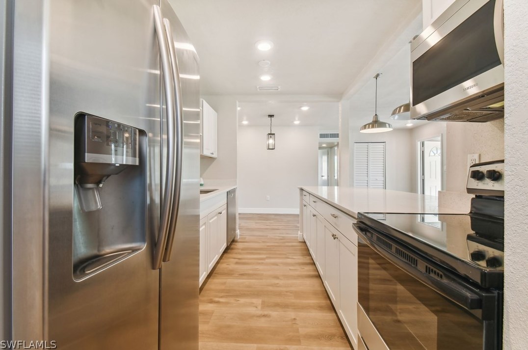 6659 Fiesta Way, Fort Myers FL  33919-6330 exterior