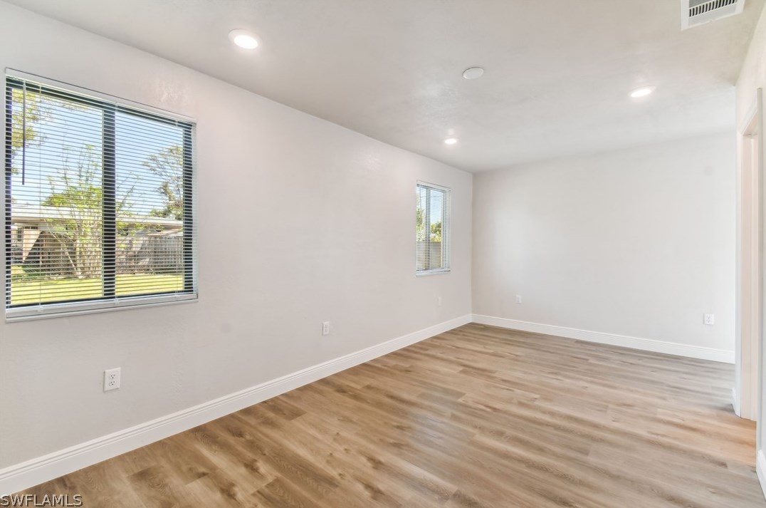 6659 Fiesta Way, Fort Myers FL  33919-6330 exterior