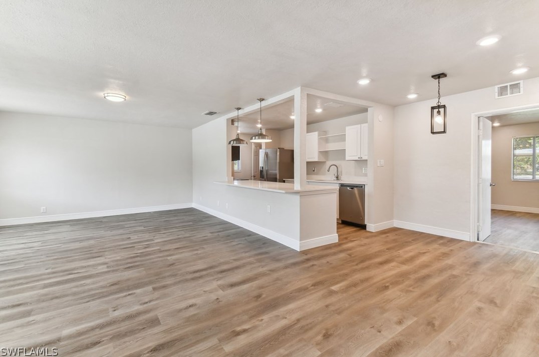 6659 Fiesta Way, Fort Myers FL  33919-6330 exterior