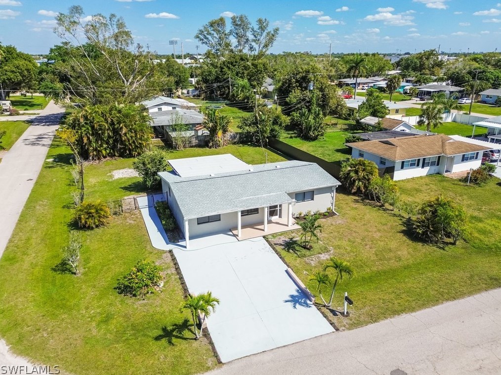 6659 Fiesta Way, Fort Myers FL  33919-6330 exterior