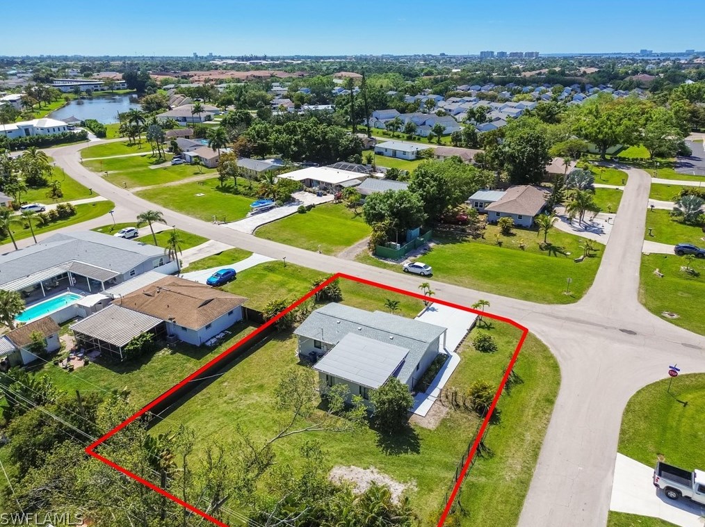 6659 Fiesta Way, Fort Myers FL  33919-6330 exterior