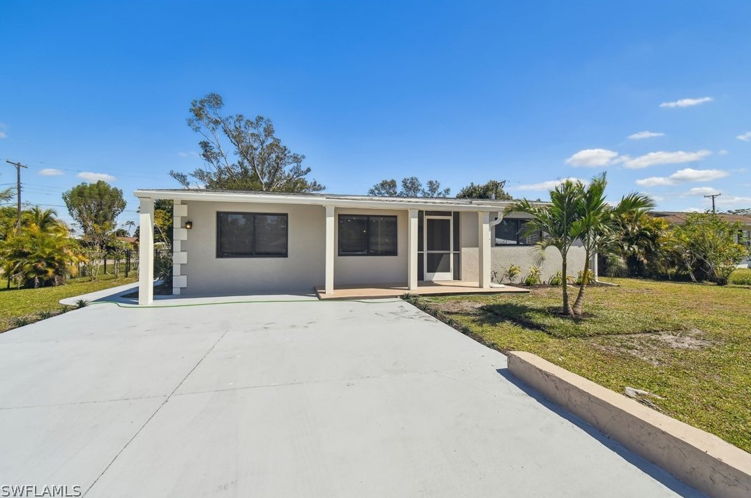 6659 Fiesta Way, Fort Myers FL  33919-6330 exterior