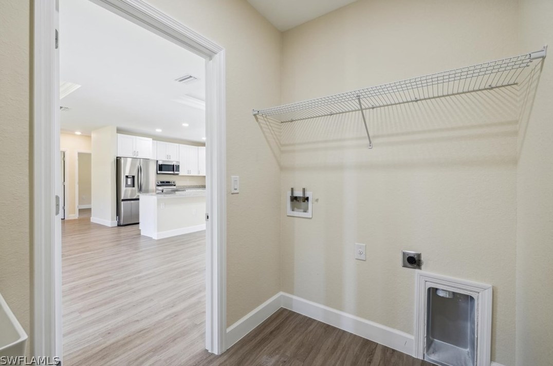 844 Sunrise Blvd, Lehigh Acres FL 33974-9525 exterior