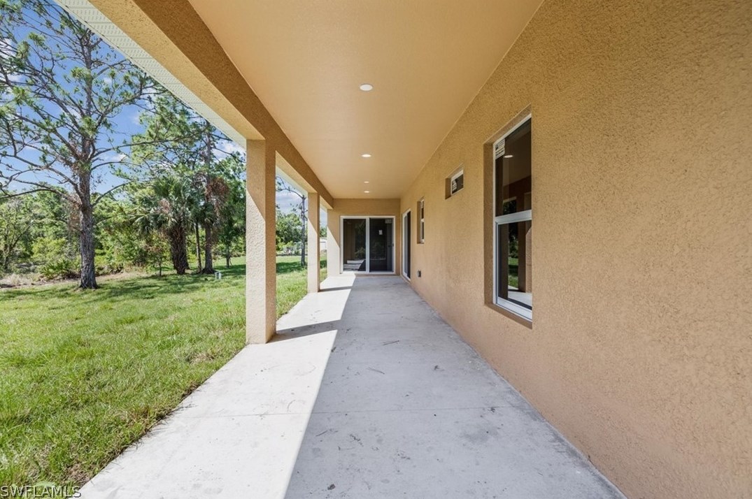 844 Sunrise Blvd, Lehigh Acres FL 33974-9525 exterior