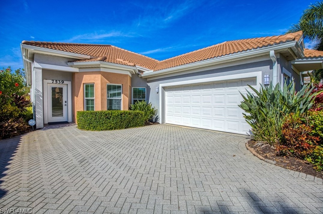 7539 Ky Deer Ct, Fort Myers FL  33966-5709 exterior