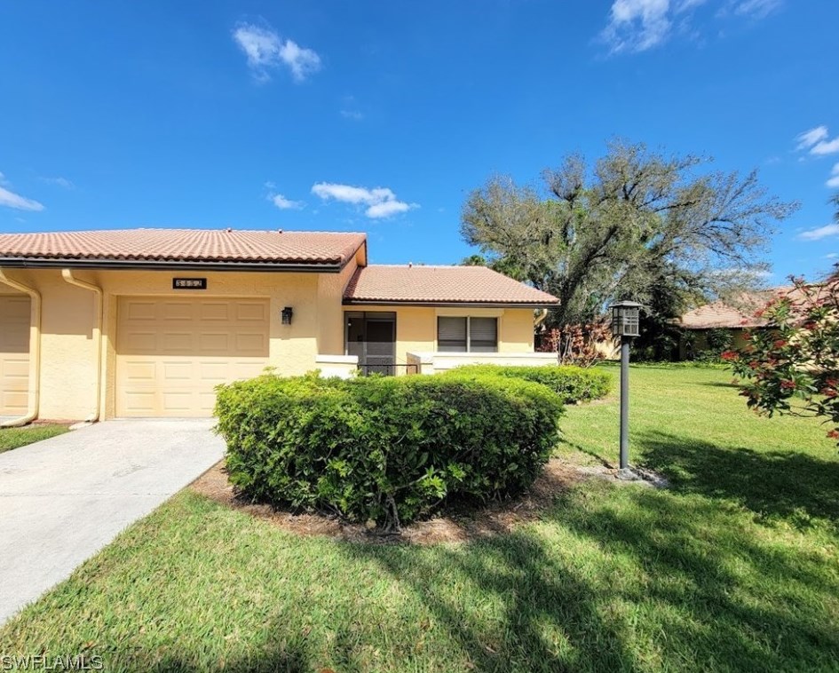 5452 Governors Dr, Fort Myers FL 33907-7837 exterior