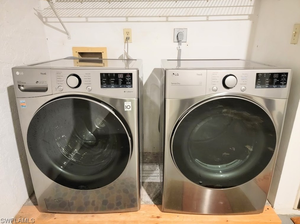 5452 Governors Dr, Fort Myers FL 33907-7837 exterior