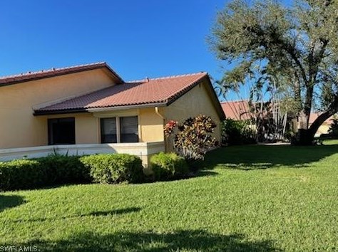 5452 Governors Dr, Fort Myers FL 33907-7837 exterior