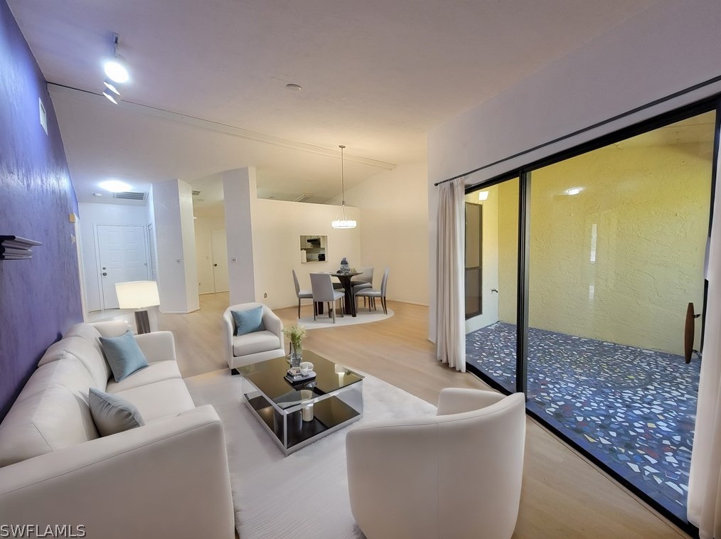 5452 Governors Dr, Fort Myers FL 33907-7837 exterior